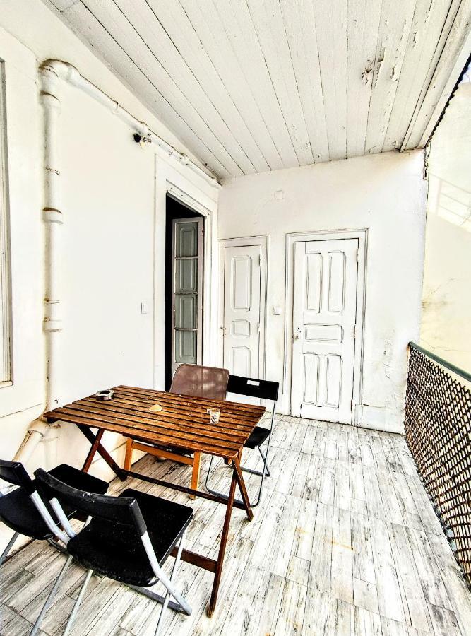 Fernando Pessoa Lisbon Rooms Bagian luar foto