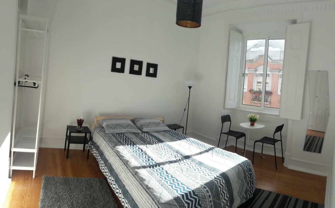Fernando Pessoa Lisbon Rooms Bagian luar foto